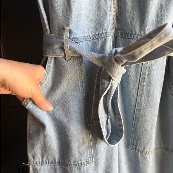 NWT MIOU MUSE BLUE JEAN BEAUTY LIGHT WASH DEMIN ZIP FRONT JUMPSUIT Size Medium - Picture 10 of 15